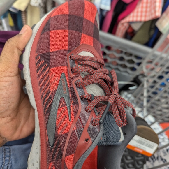 Brooks buffalo red plaid 12 ghost shoes, size 6.5 - Picture 10 of 10